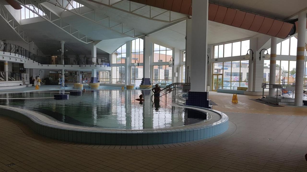 Zafir Sziget Apartman Sarvar Bagian luar foto