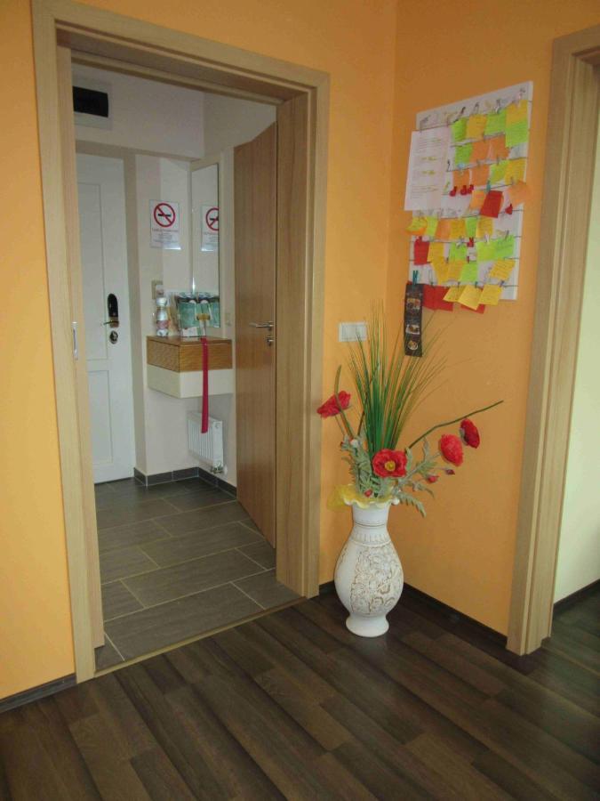Zafir Sziget Apartman Sarvar Bagian luar foto
